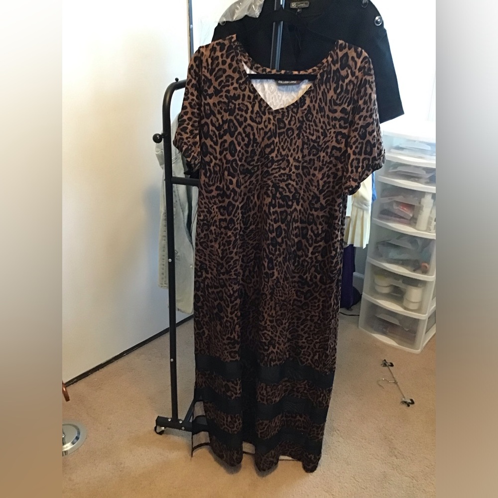 NWT Colleen López L Leopard Print Brown V-Neck Women’s Dress w/ Sheer Lace